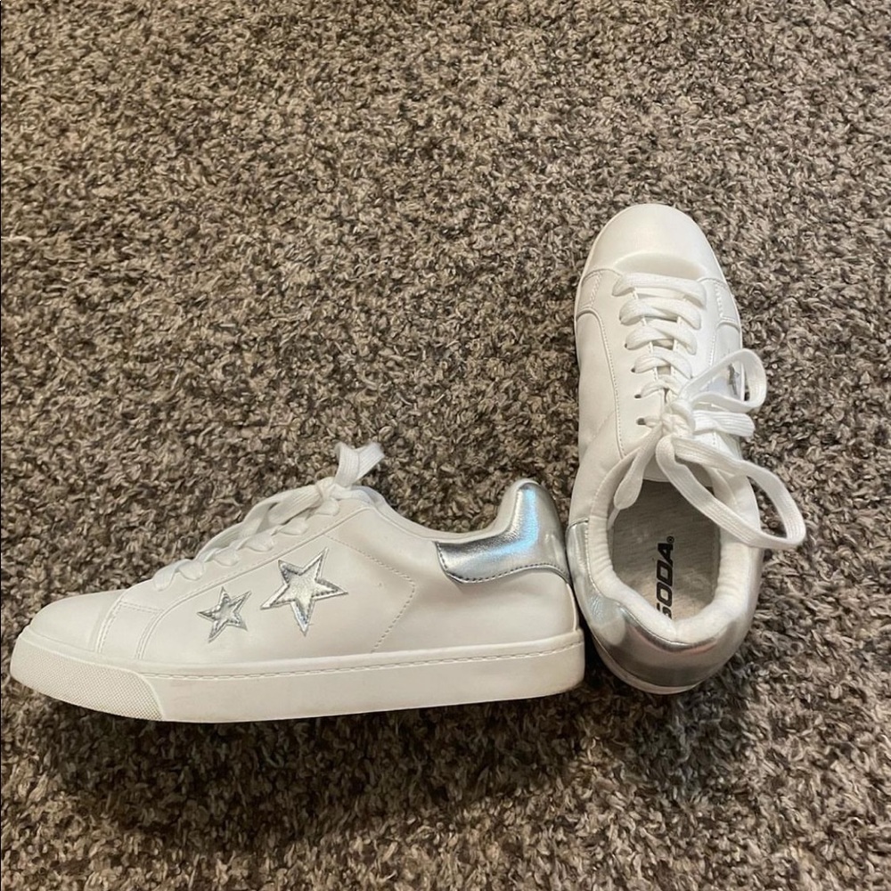 SODA SNEAKERS